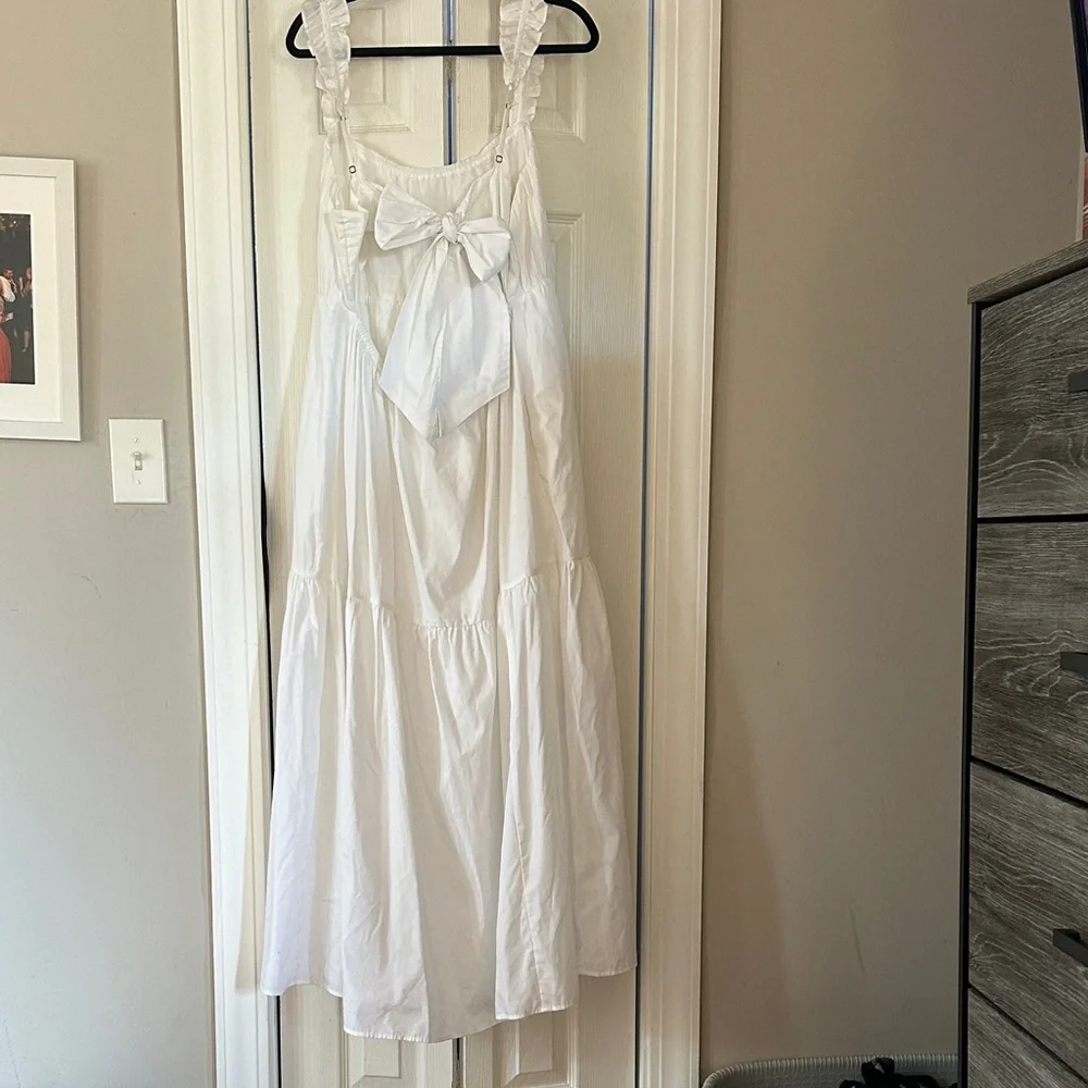 Abercrombie & Fitch Elegant White Maxi Dress